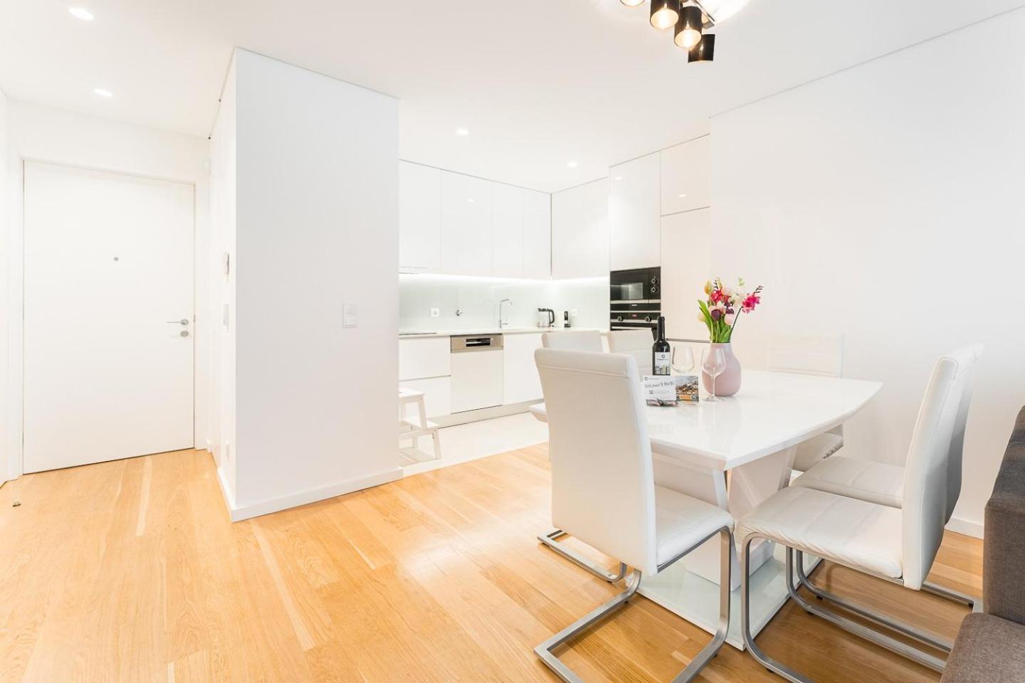 GuestReady - Amazing Modern home near the beach view 4