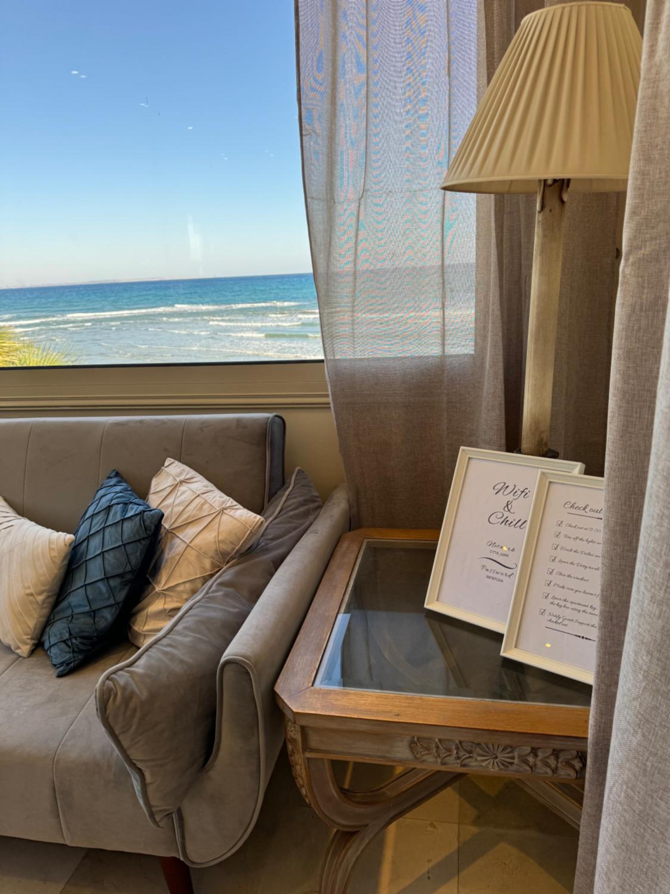 Quattro Beachfront Sea View Ap 4