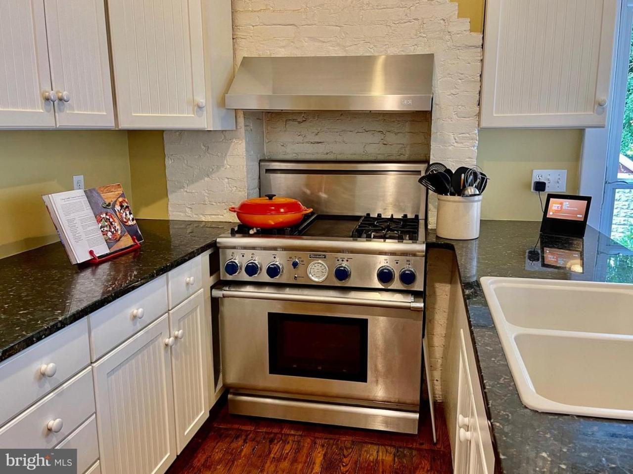Vintage Charm: Annapolis Retreat