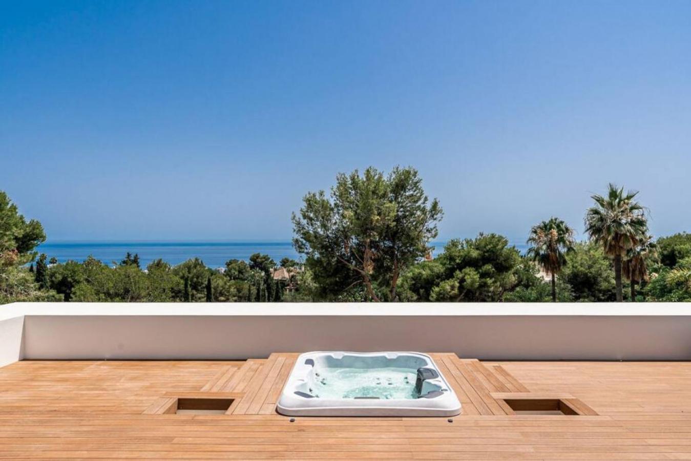 Villa LA 5 bedroom Villa in Sierra Blanca, Marbella view 2