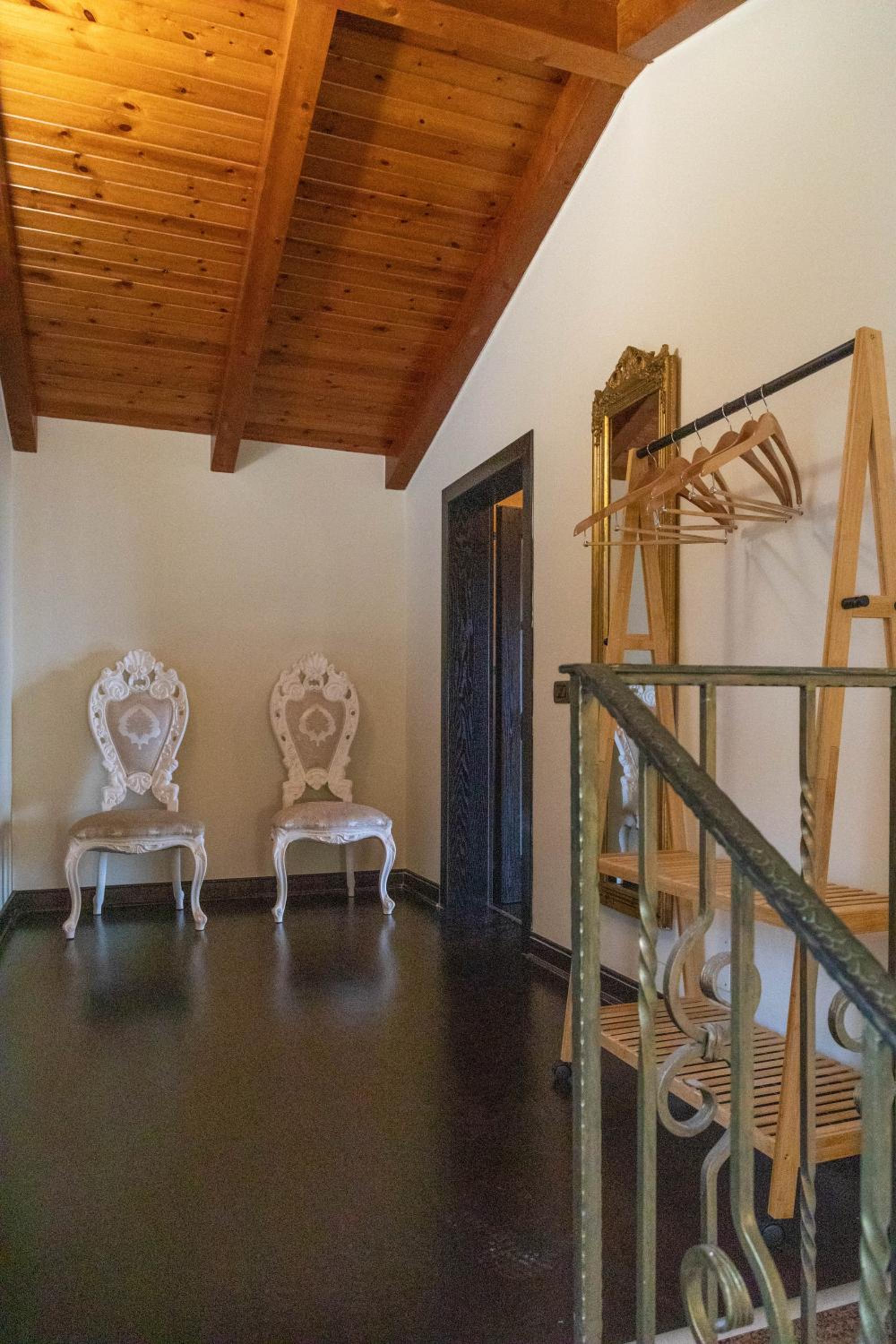Angoni Villa