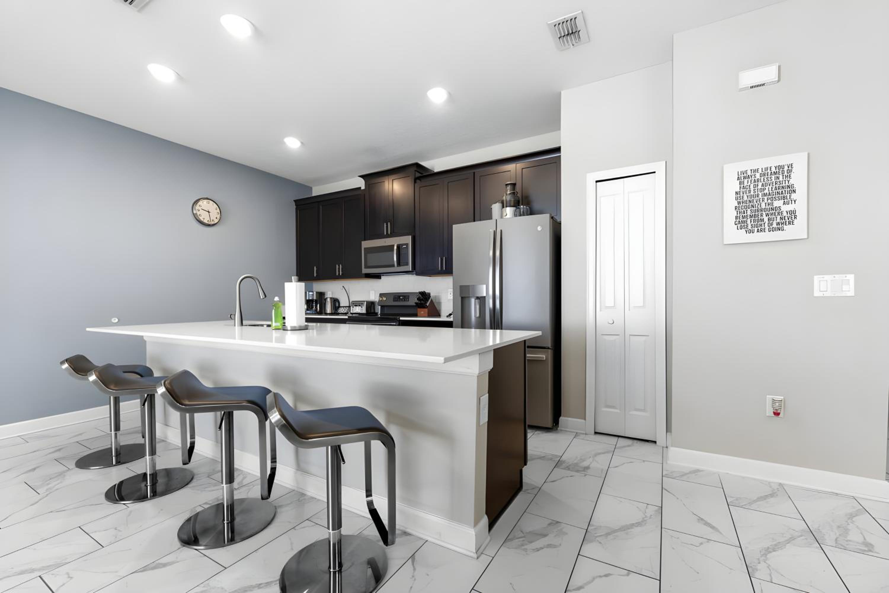 Oasis Amazing 4 Bedroom Pool Home in Resort Comm