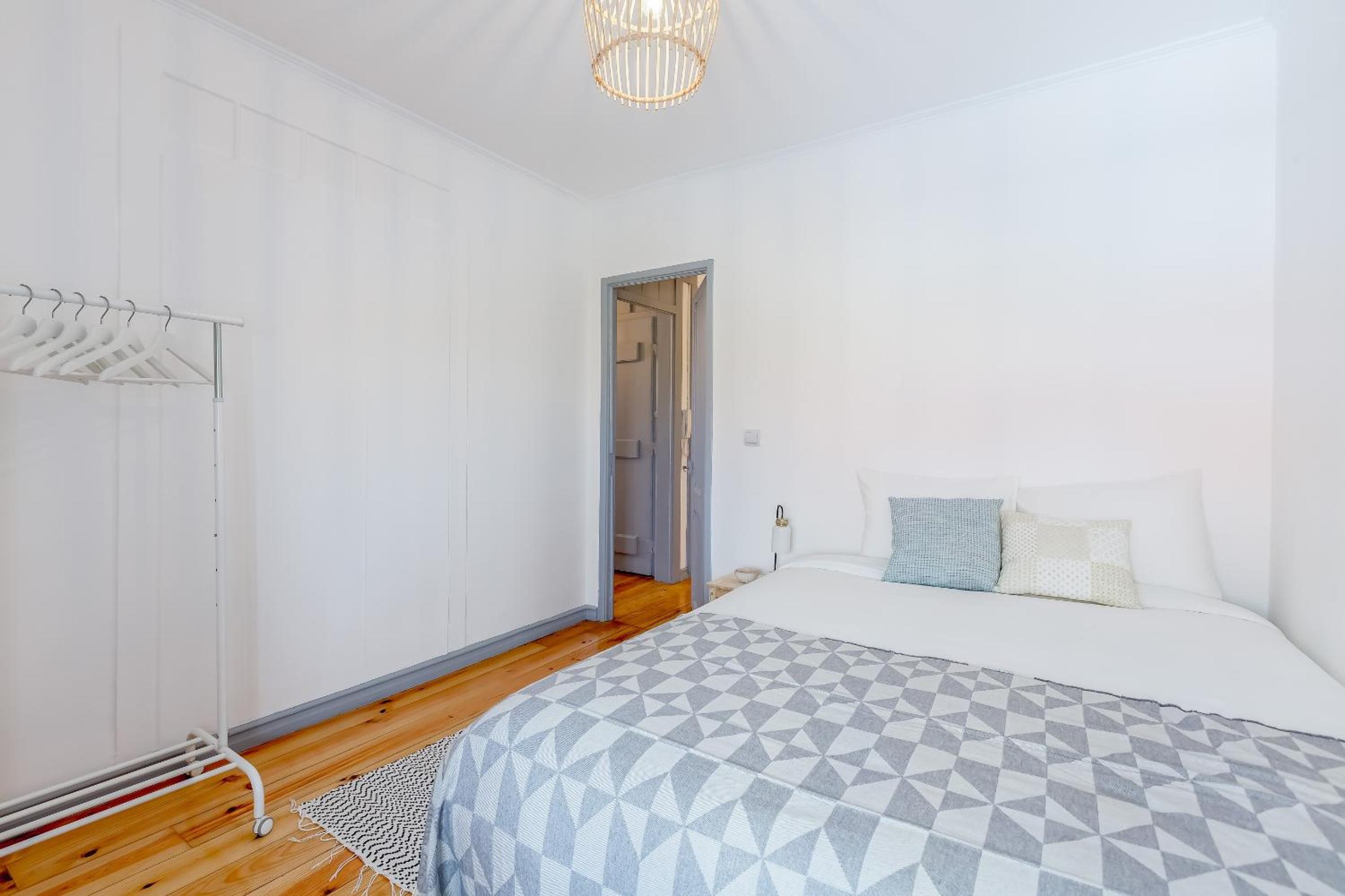 Alfama Central Apt With Open Air - Up to 30 guests view 2