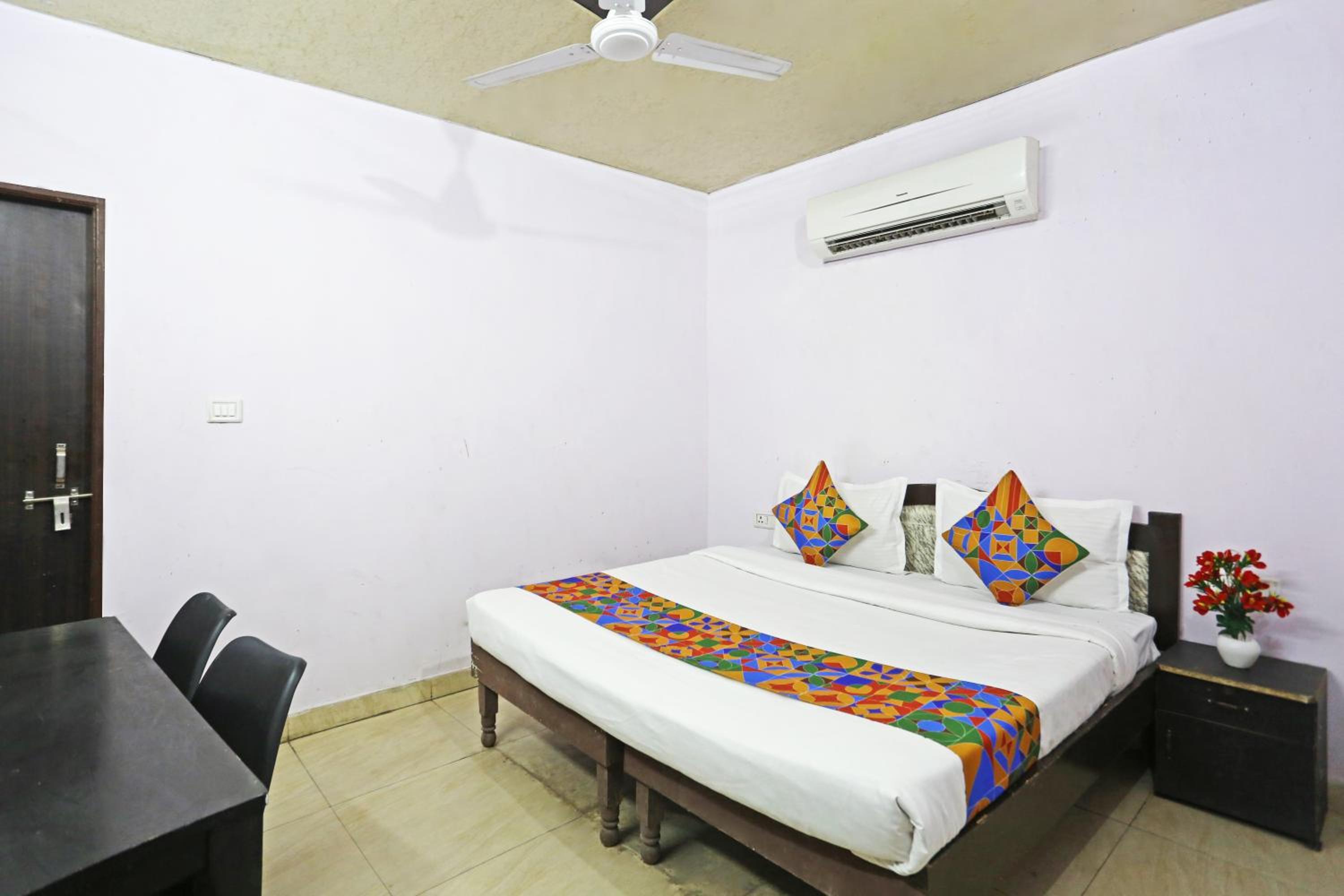 Twamev Punjabi Bagh