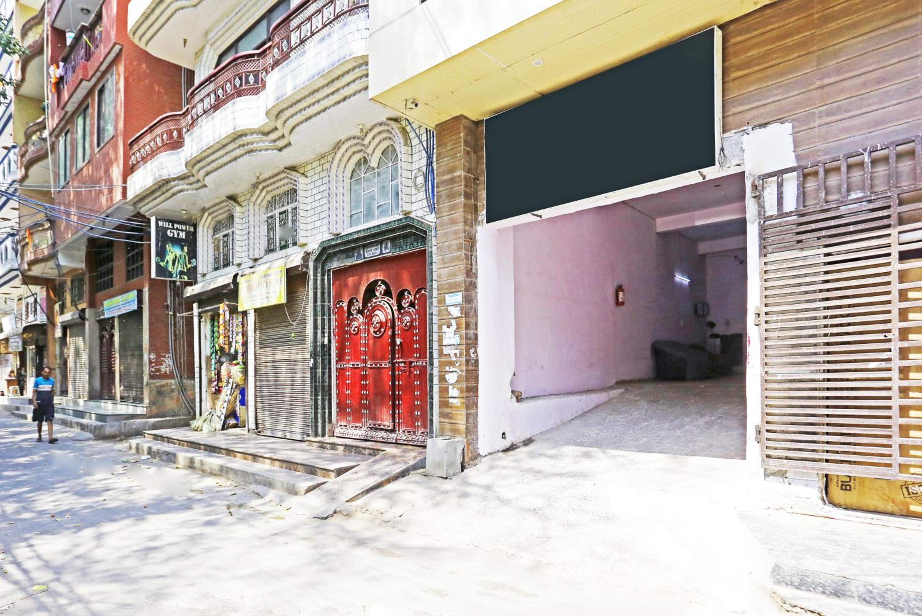 Twamev Punjabi Bagh