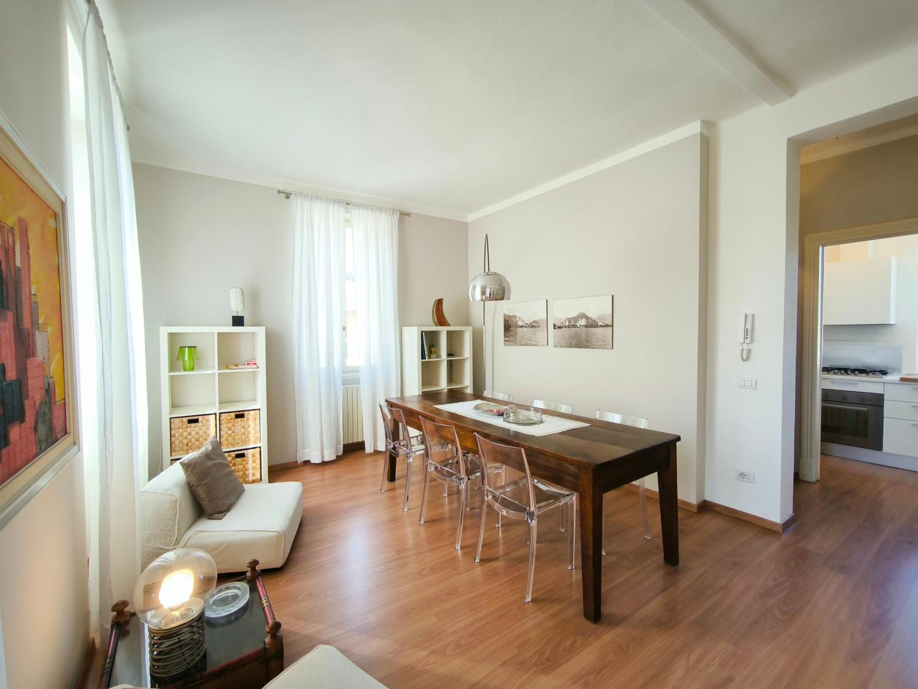 LA CASA GIALLA view 2
