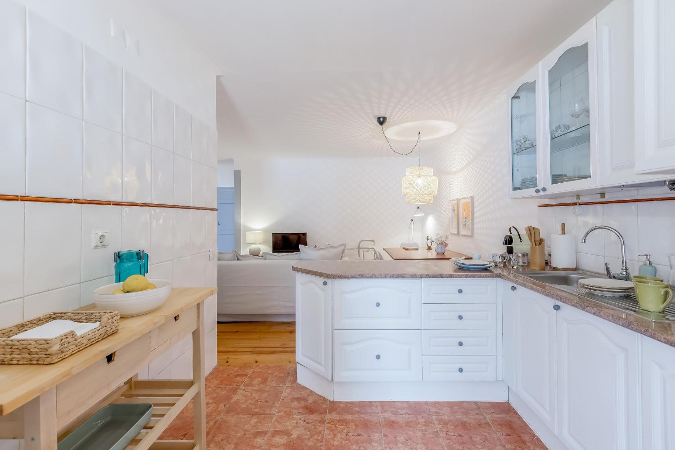 Alfama Central Apt With Open Air - Up to 30 guests view 4
