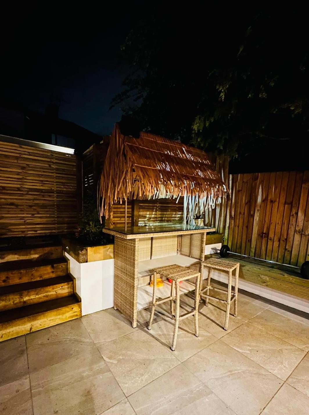 Peaceful retreat with hot tub and sauna