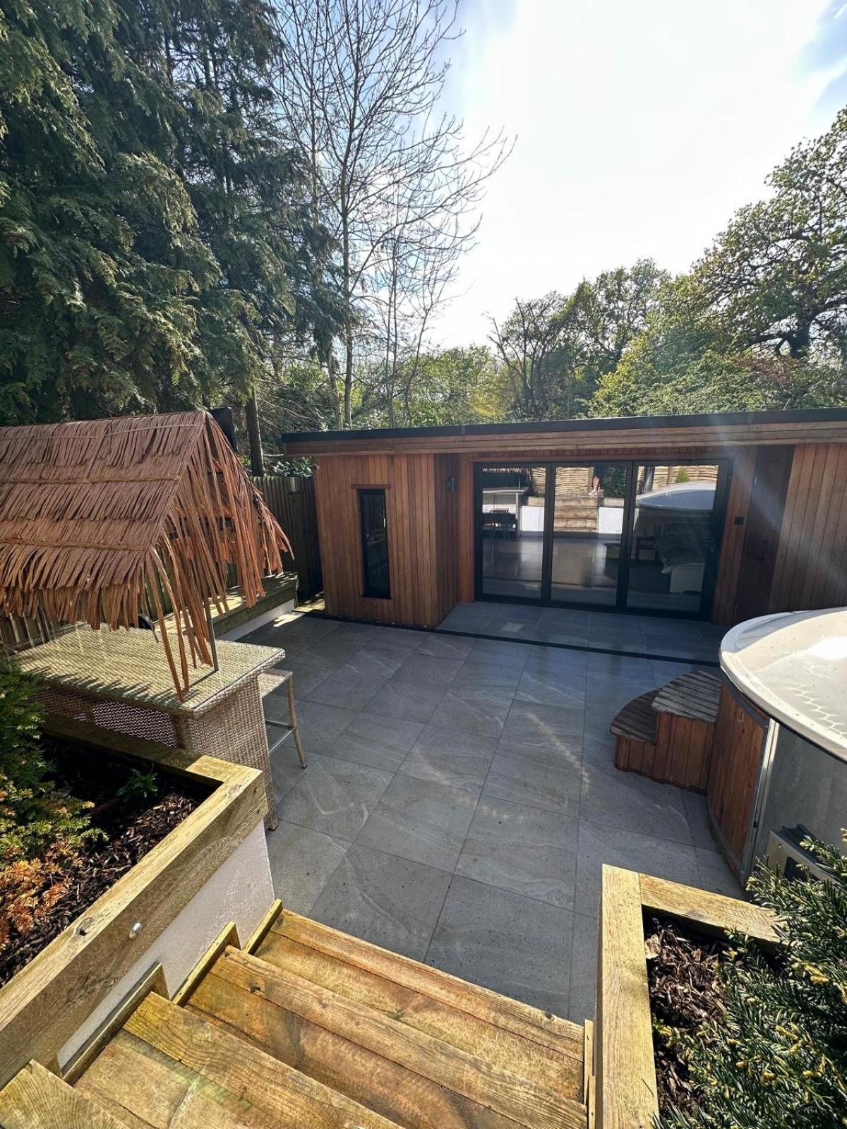 Peaceful retreat with hot tub and sauna