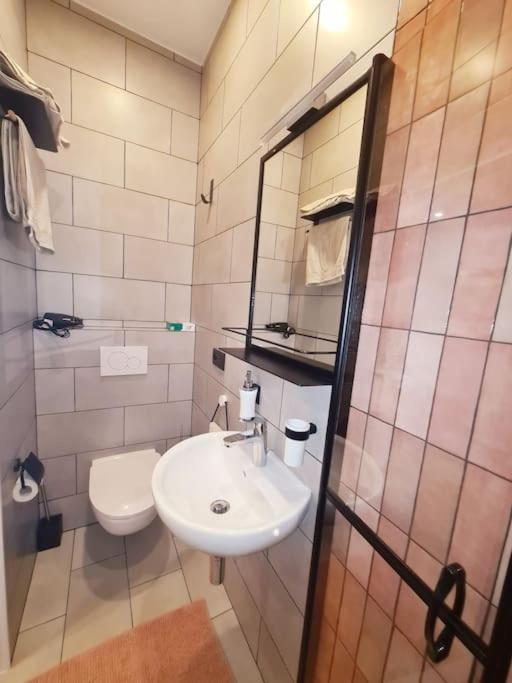 Magnolia Pink Studio New and fully equipped