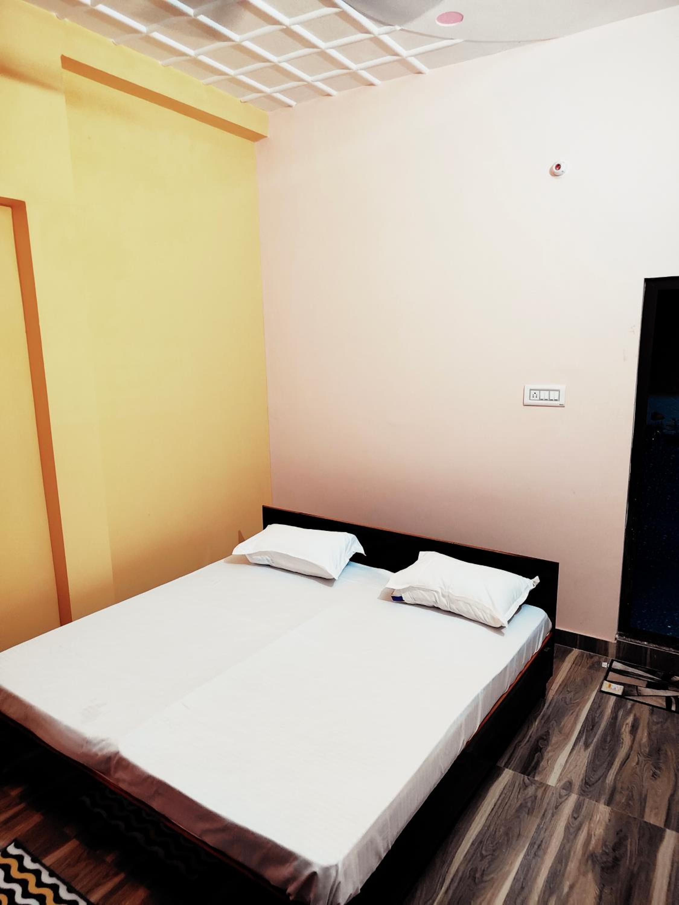 Pranjal 2 BHK Homestay at Ayodhya view 2