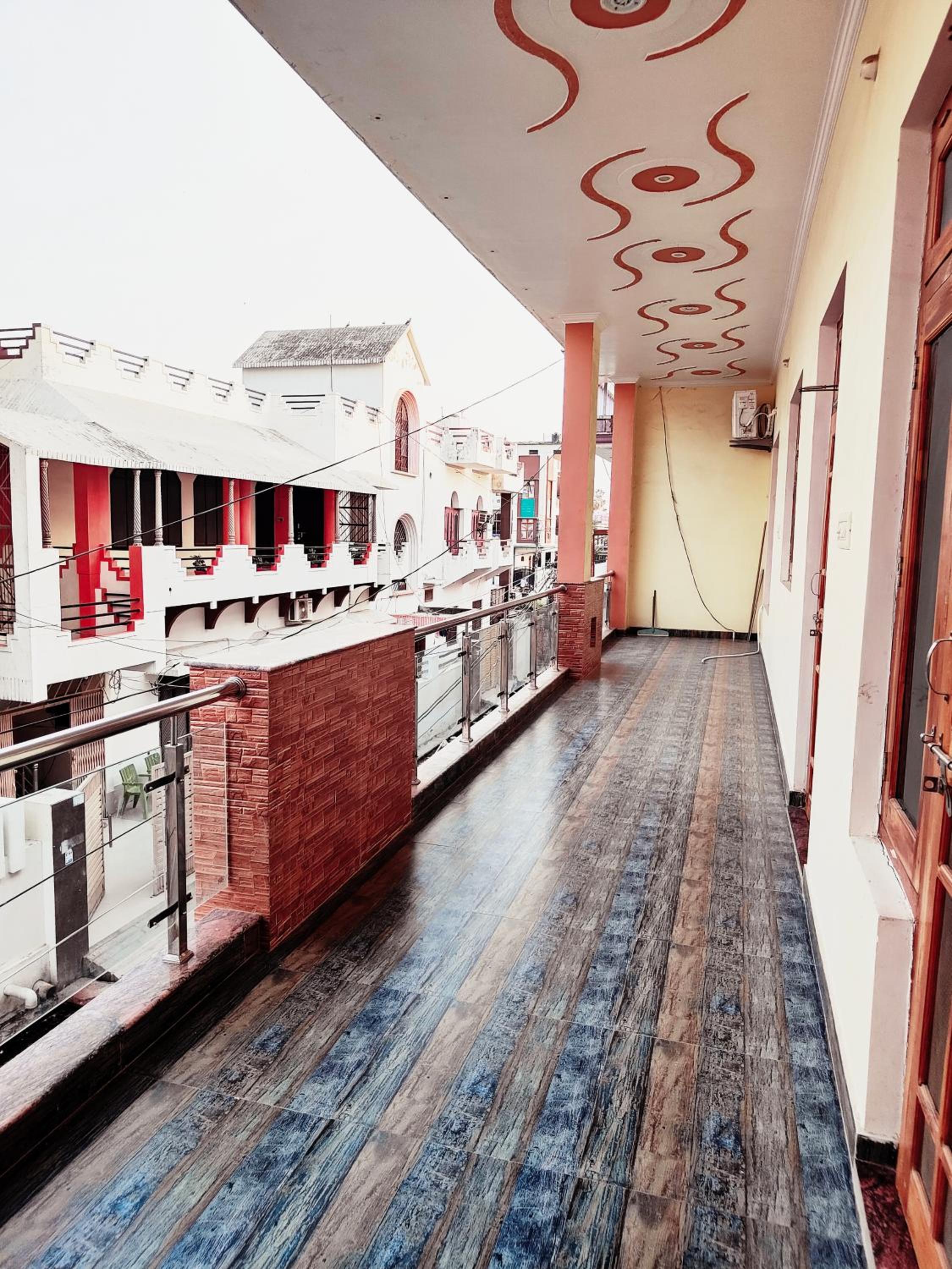 Pranjal 2 BHK Homestay at Ayodhya view 5