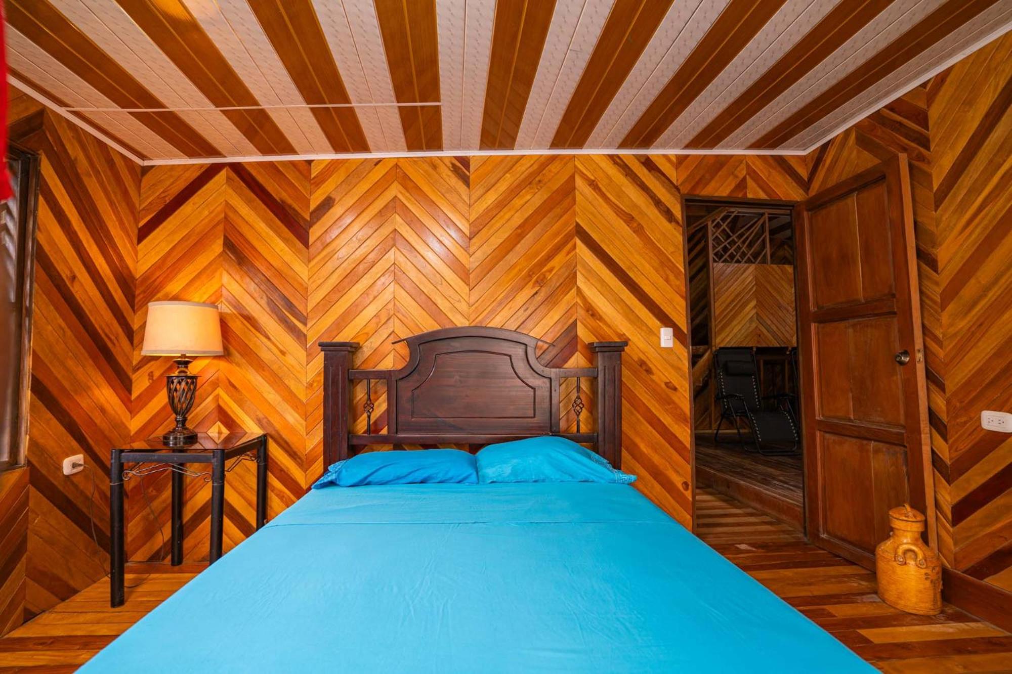 Casa Almendro Playa Panamá