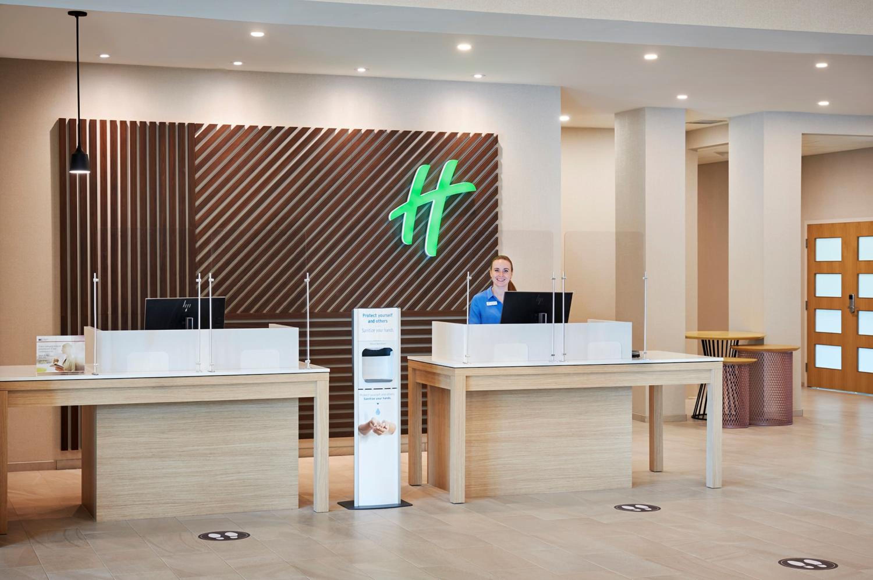 Holiday Inn  Suites Oakville at Bronte, an IHG Hotel - Property Image 7
