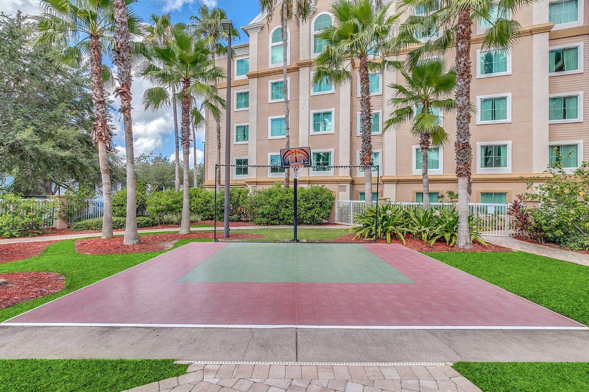 KingBed Sleeps4 CloseToParks FreeShuttle