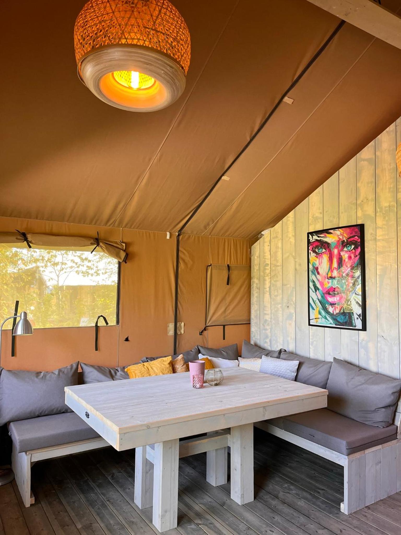 Safari Lodge Grou, luxe kamperen op een eiland! view 2