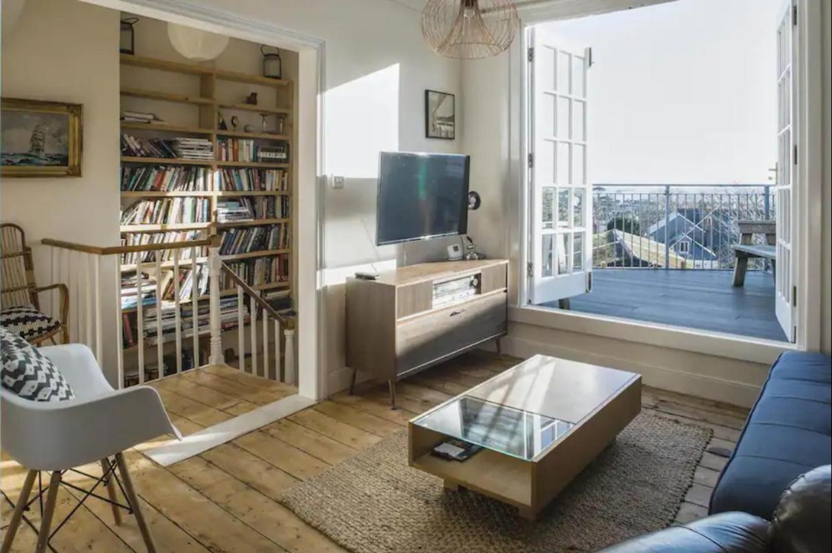 Falmouth Townhouse with Panoramic Sea View Terrace view 5