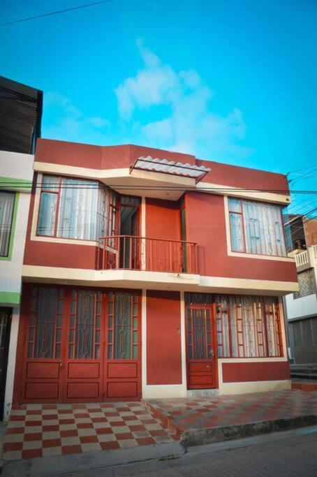 Casa amplia con garaje