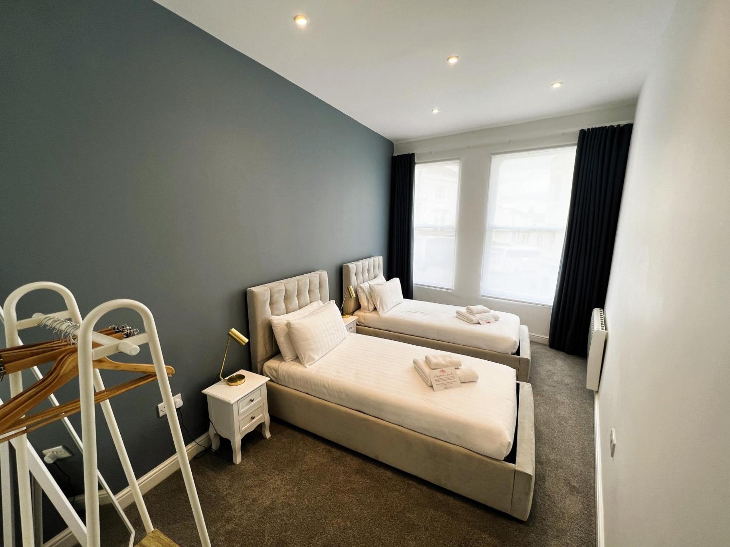 Cross Street Apartment view 4