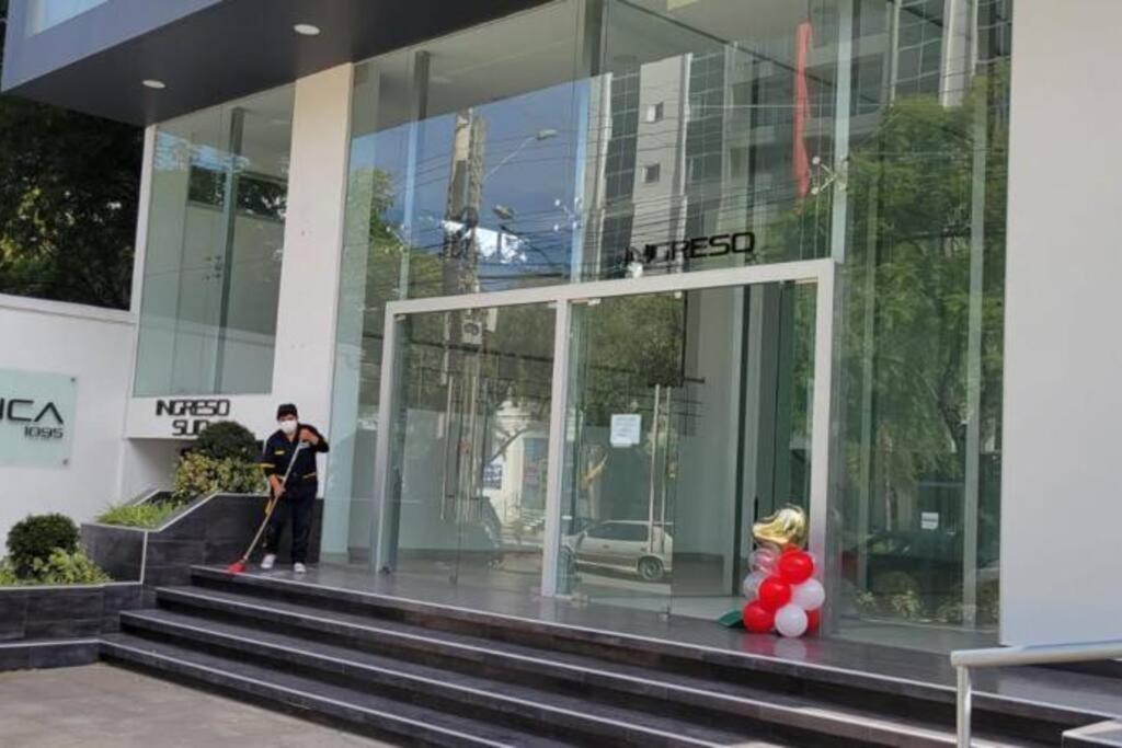 Hermoso departamento sobre Av. America cerca al Sombrero de Chola