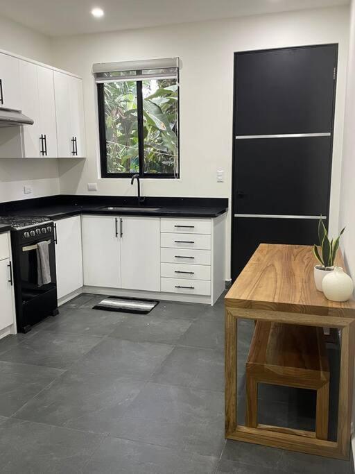 Villa Colibri - Private 1 bedroom Studio/Bachelor