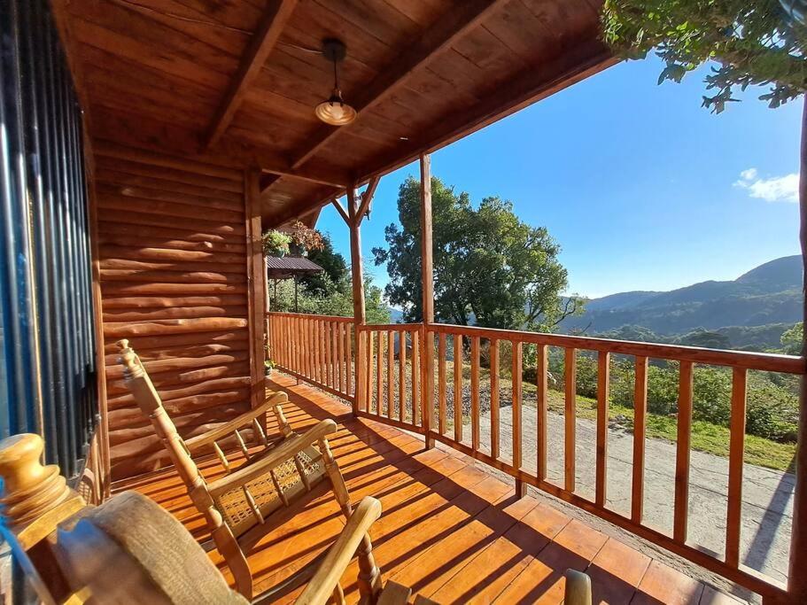 Cabaña Monarca – The BEST View in The Area!