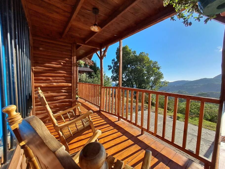 Cabaña Monarca – The BEST View in The Area!