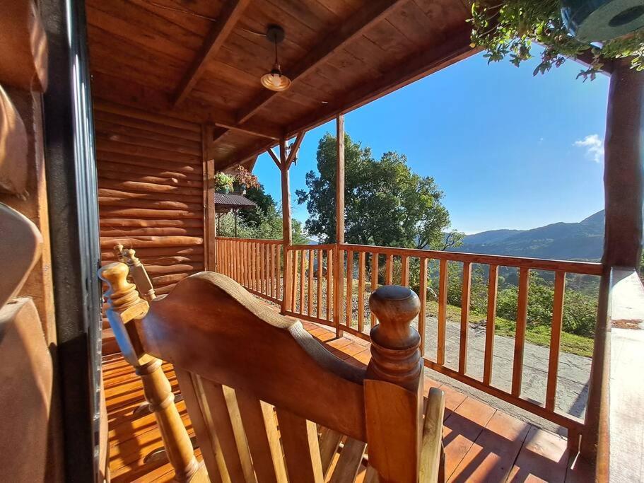 Cabaña Monarca – The BEST View in The Area!