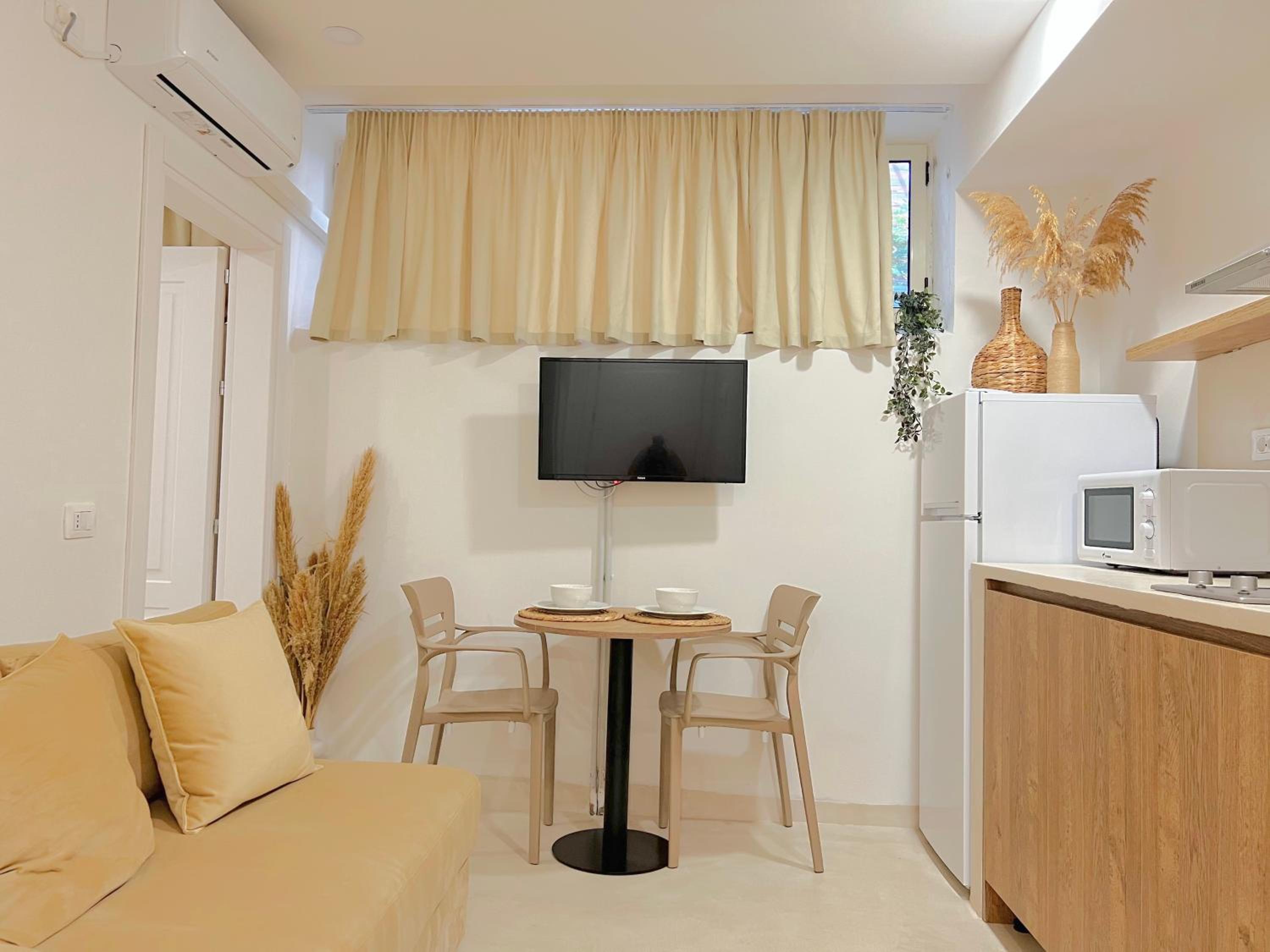 Rental Apartments WINTER PROMO - Cave By the Sea 2