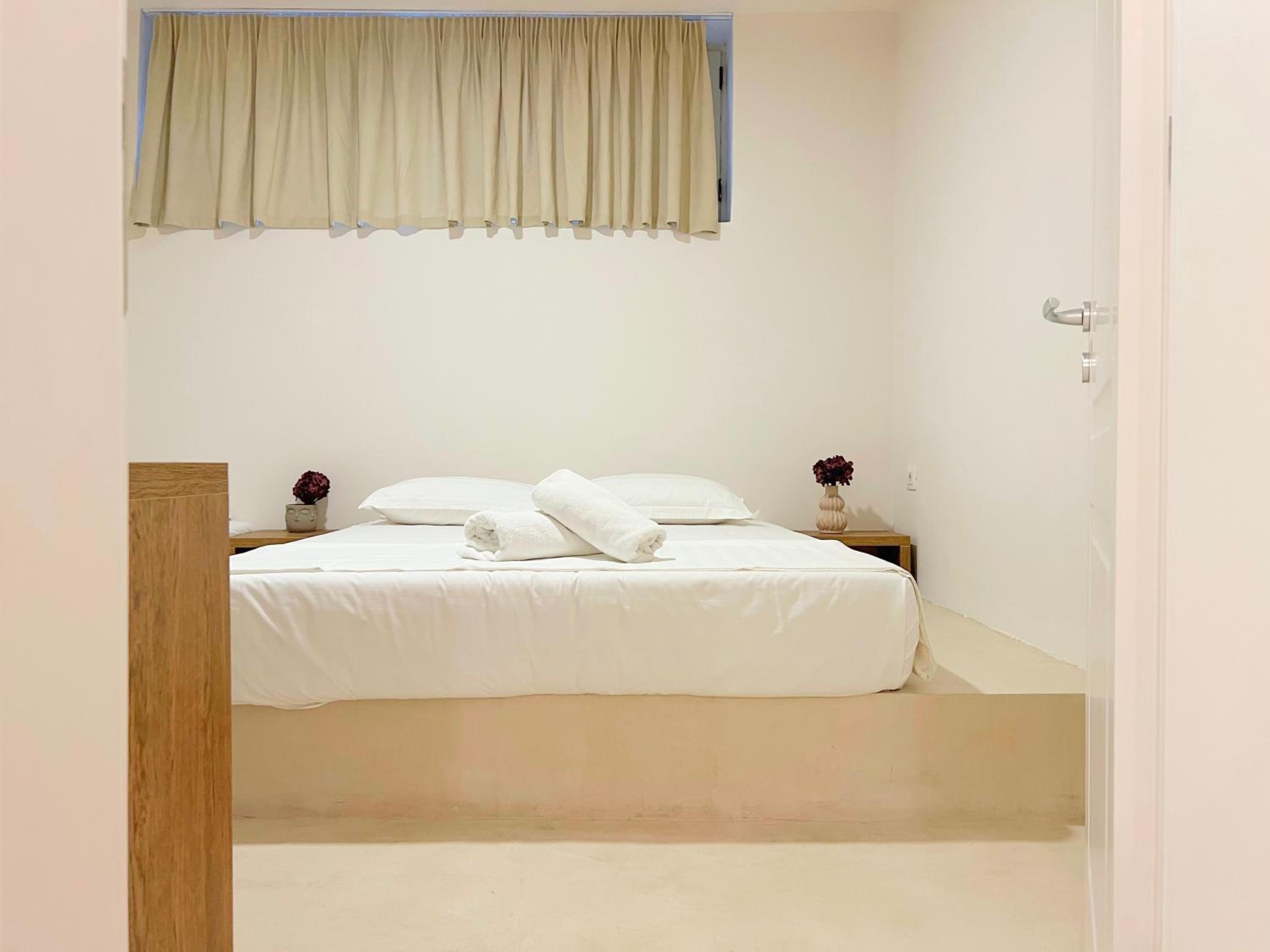Rental Apartments WINTER PROMO - Cave By the Sea 2