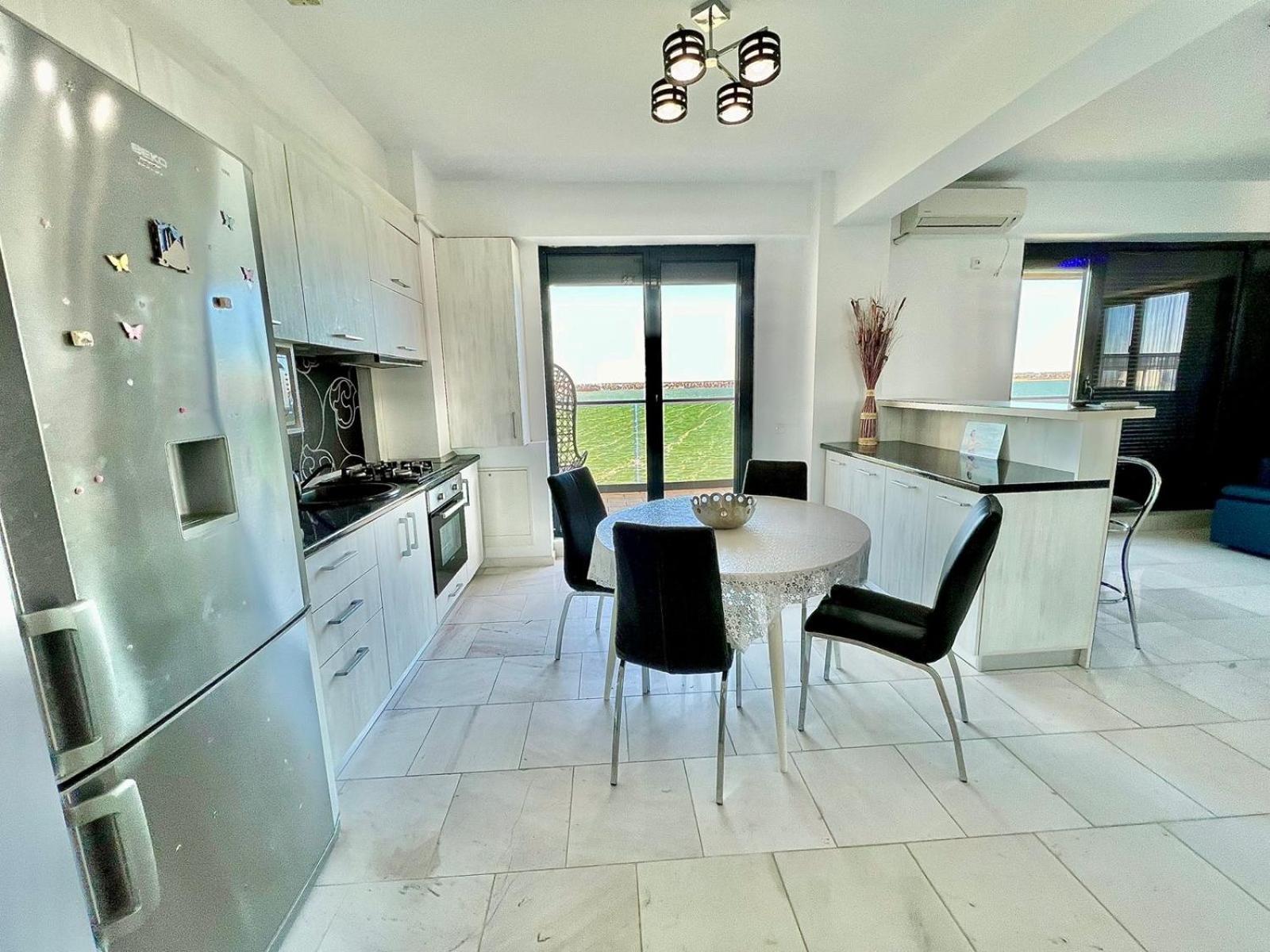 SOPHIA LAKE VIEW SUITE view 4
