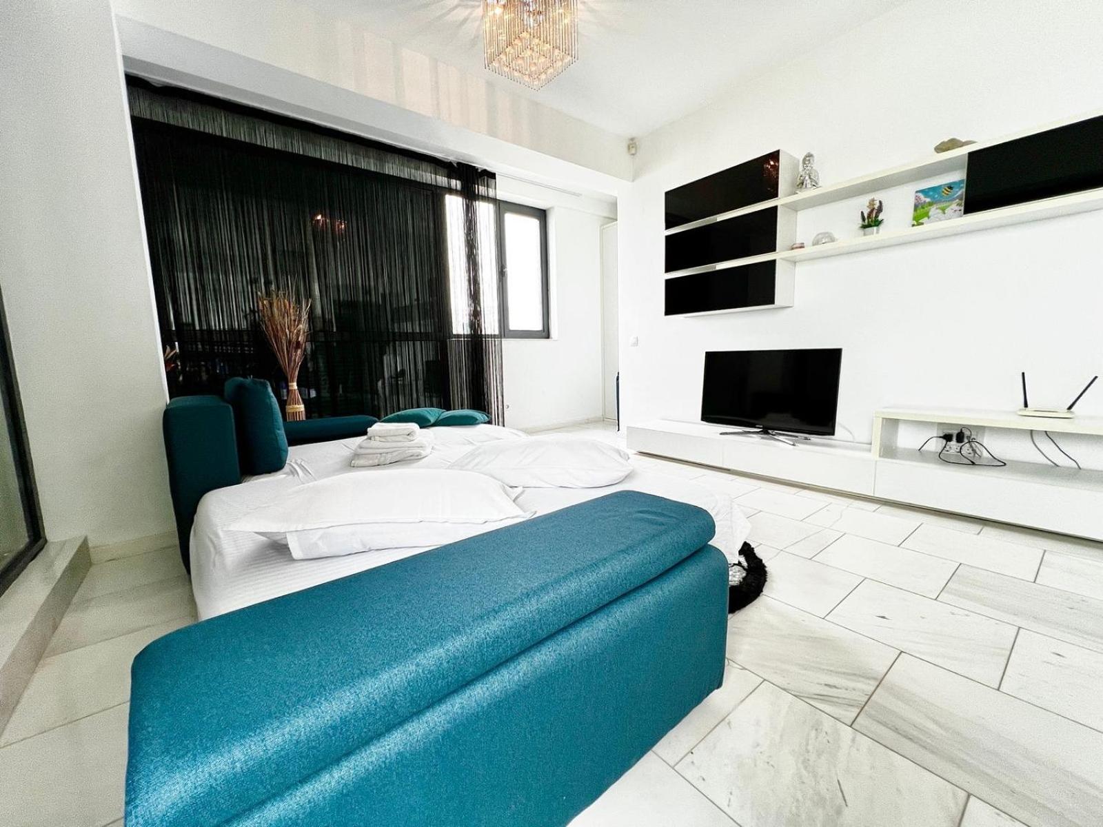 SOPHIA LAKE VIEW SUITE view 5