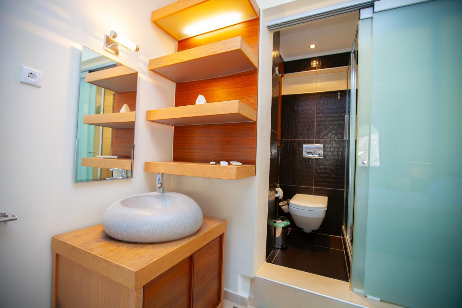 Photo 12