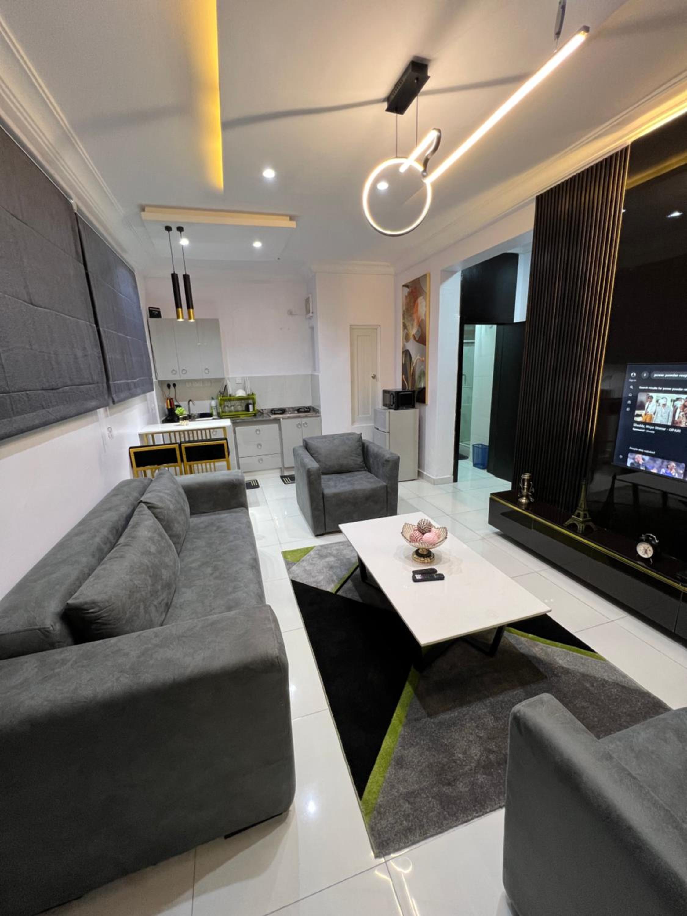 1 bedroom Luxury Shortlet Apartment in Osapa London, Lekki view 2