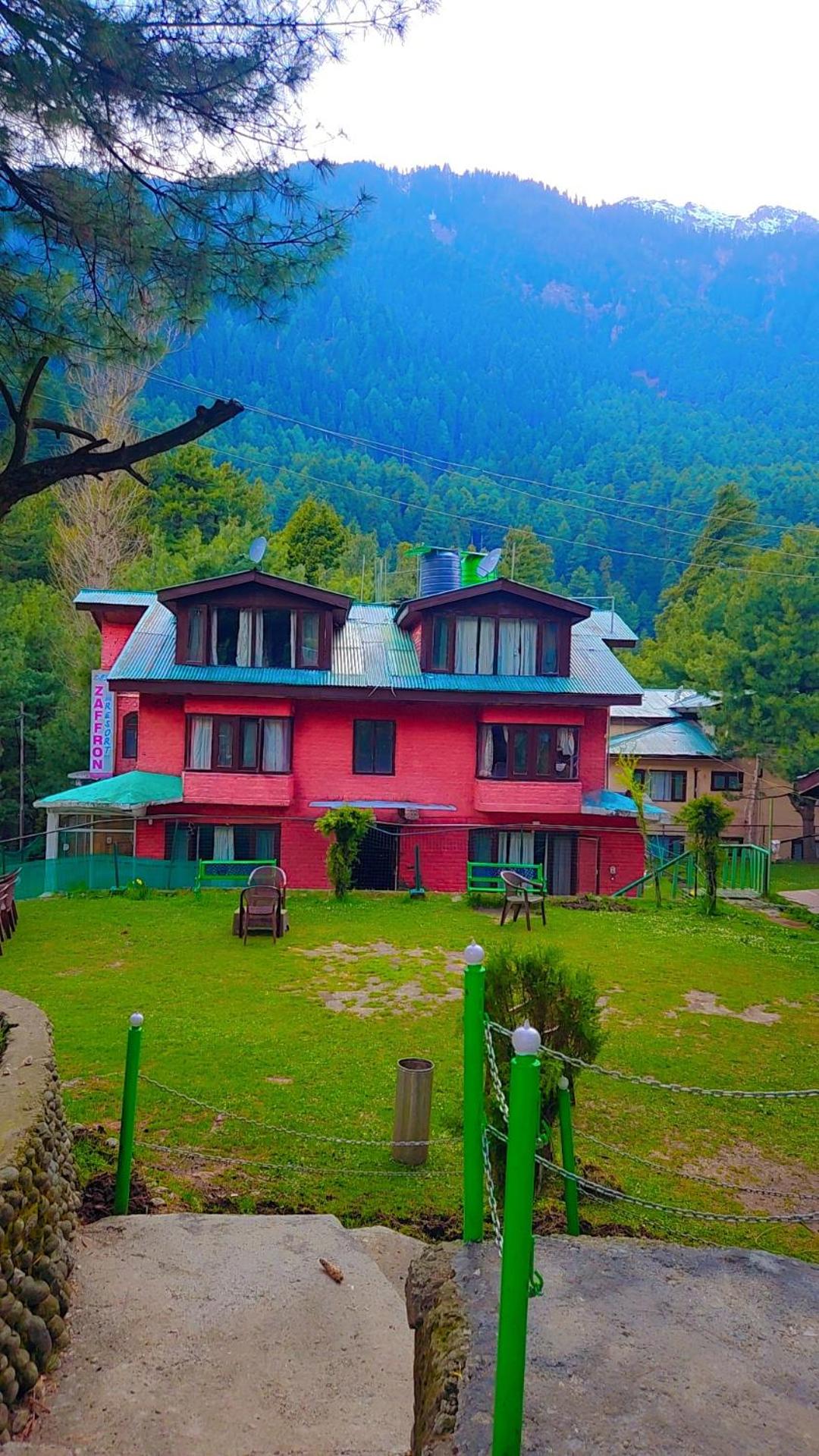 Zaafron Resort