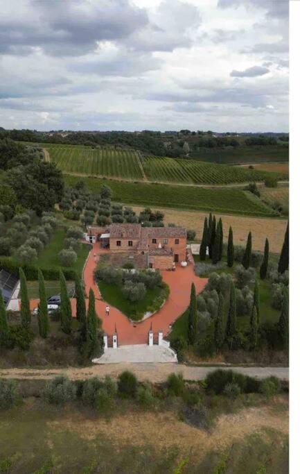 Breathtaking Villa w/Jacuzzi Tuscany Montepulciano