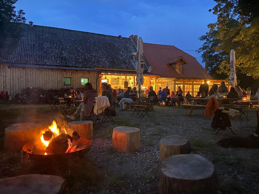 Farma Bláto - Apartmány Sýpka a glamping