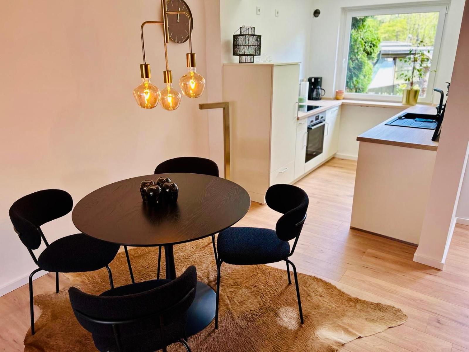 FeelsLikeHome - Reihenhaus zwischen Hamburg und Heide mit Garten&Garage