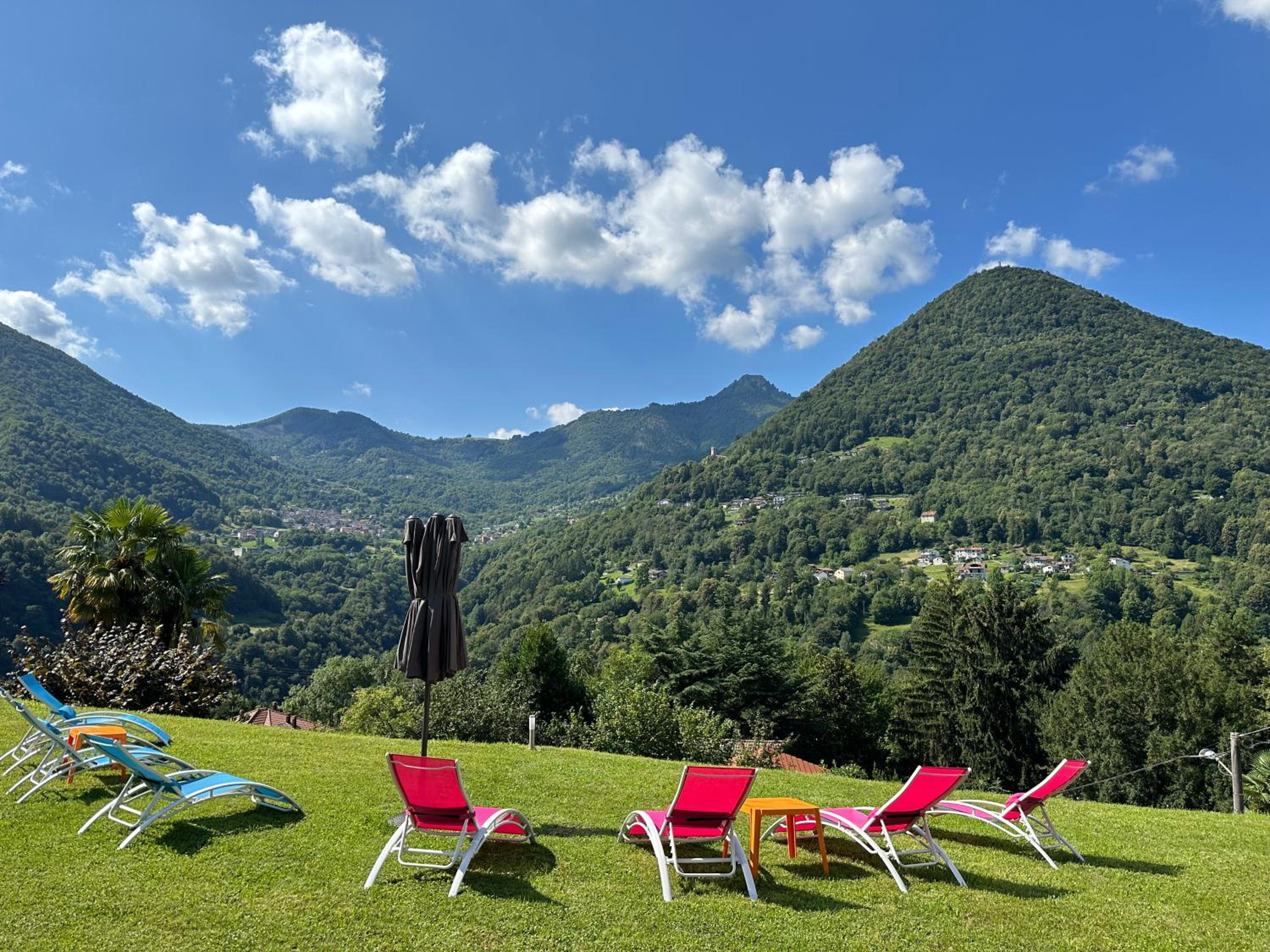 Apartment in Villa Oleandra with privet Garden & Pool view 2