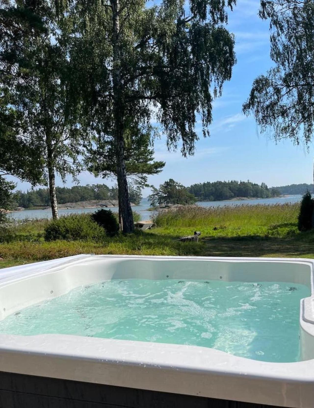 Villa Porkkala - Seafront Jacuzzi Nature Reserve