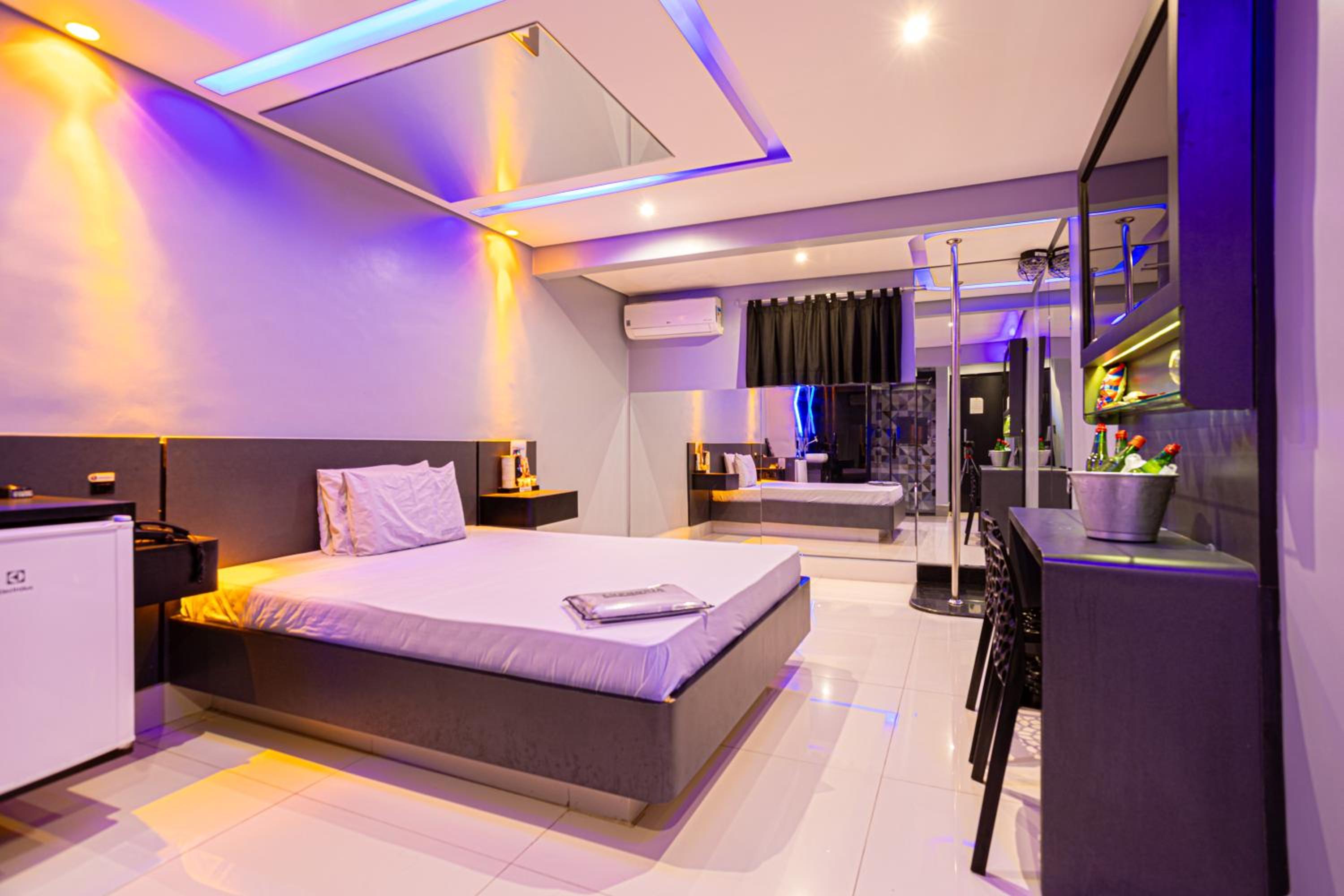 EUPHORIA MOTEL