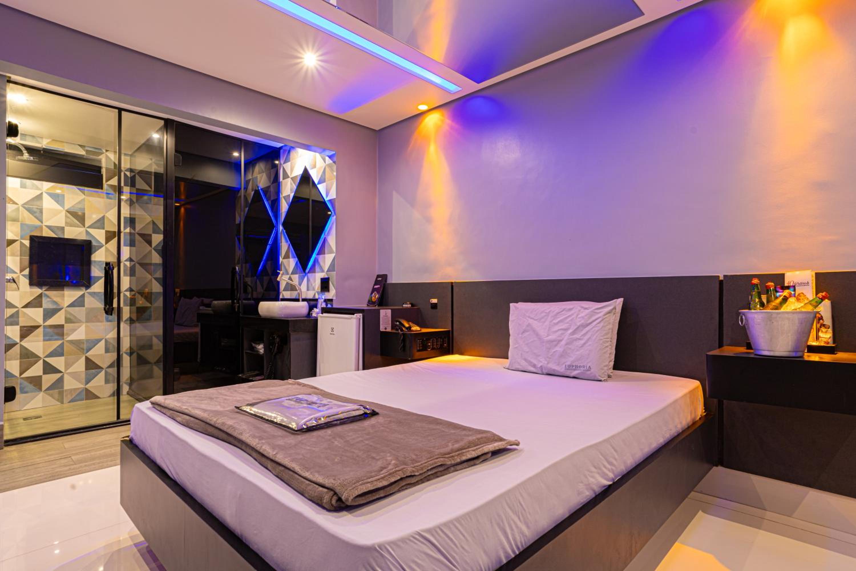 EUPHORIA MOTEL