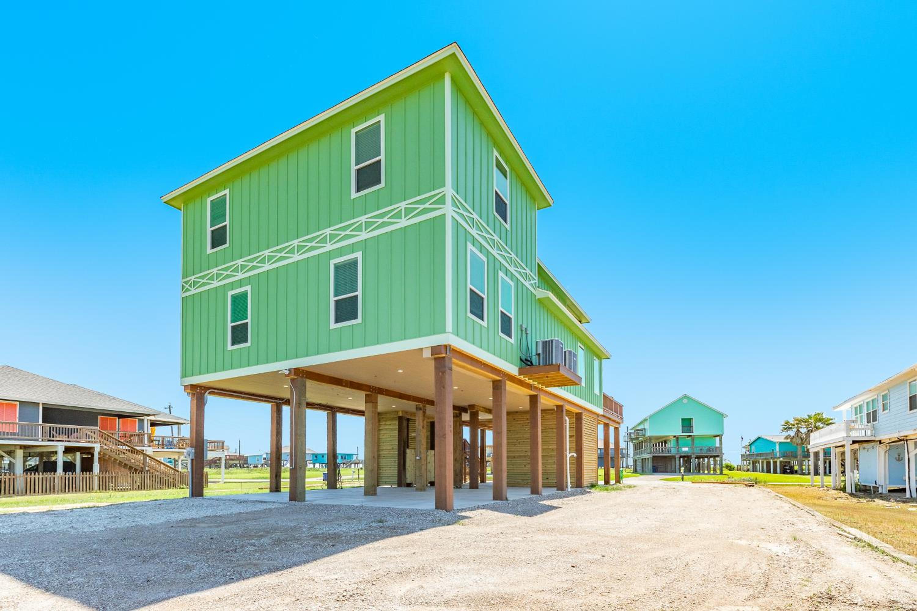 Sleeps 21 Minutes to the Beach view 4