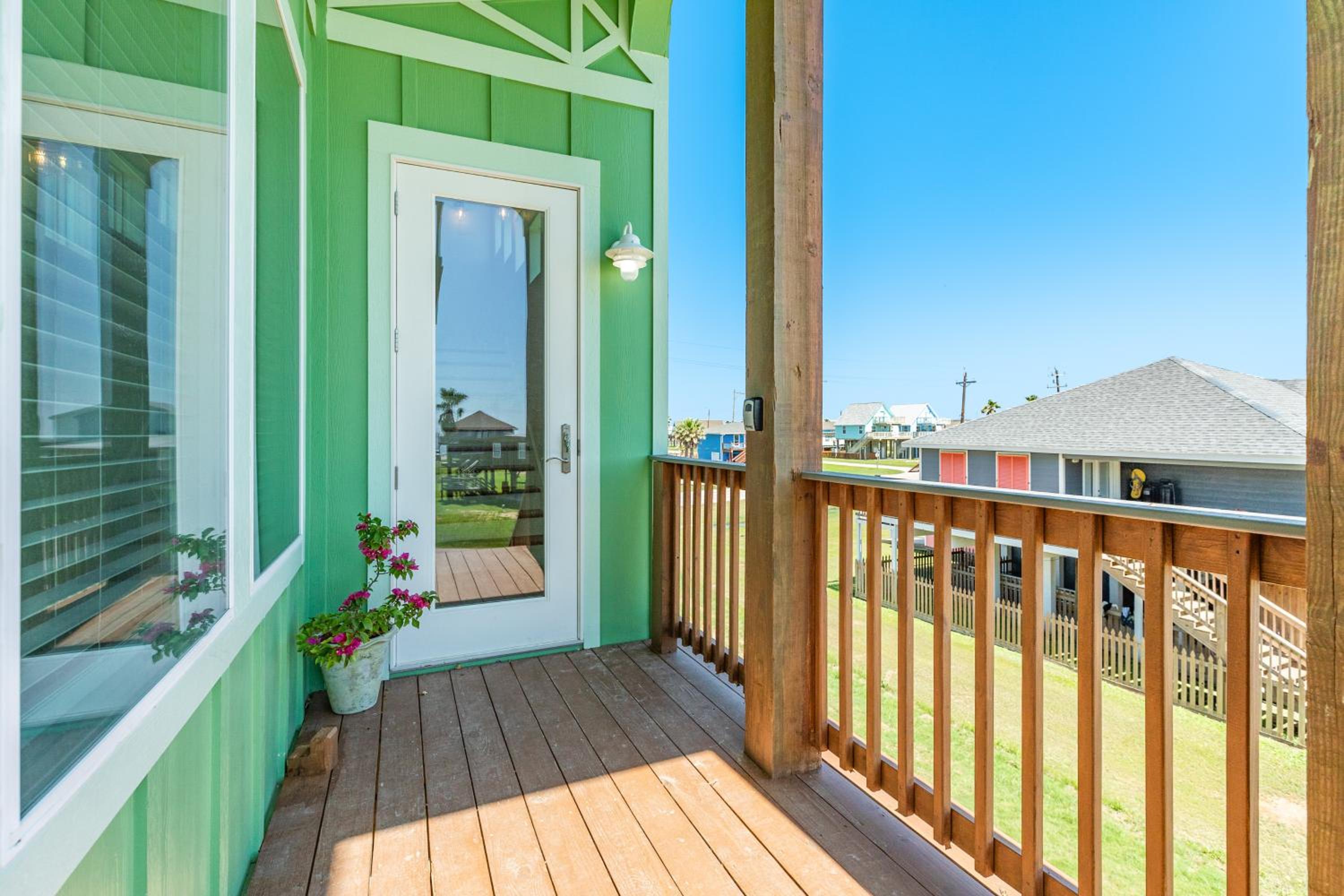 Sleeps 21 Minutes to the Beach view 5