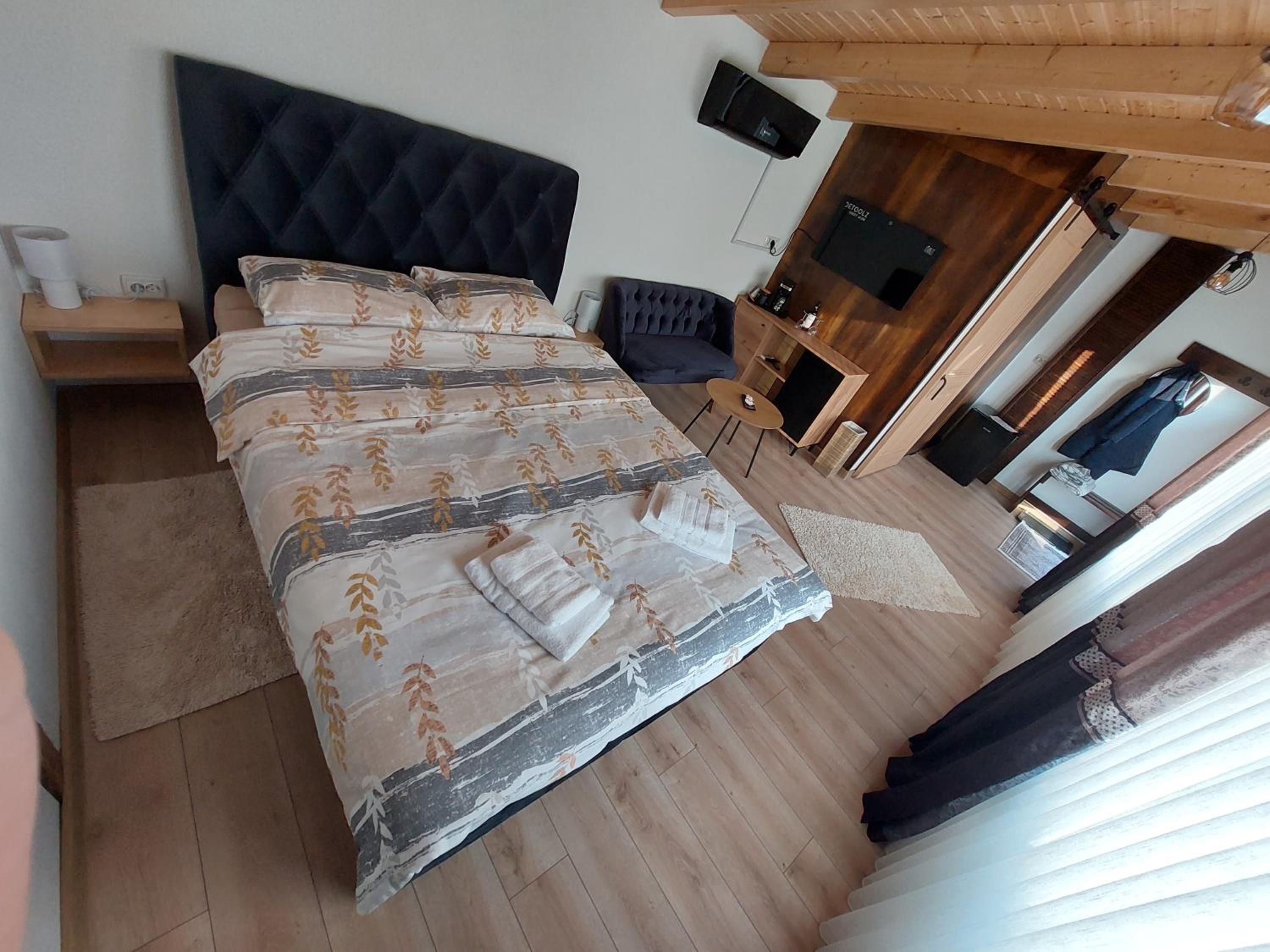 Photo 13