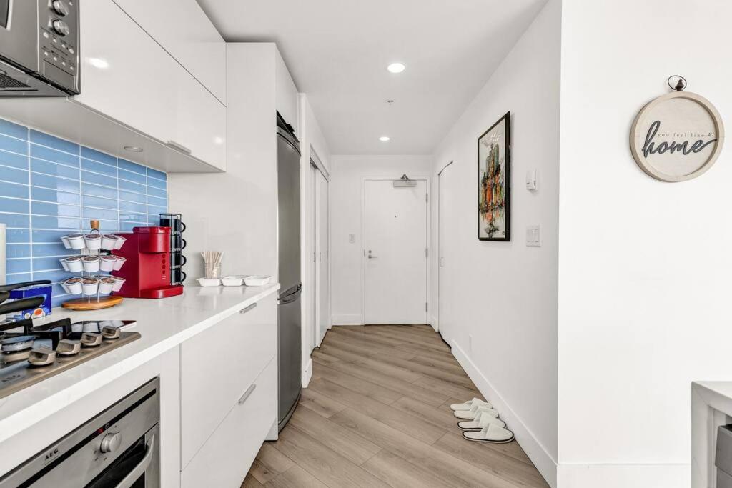 Central Luxury Apartment with Best City Views!