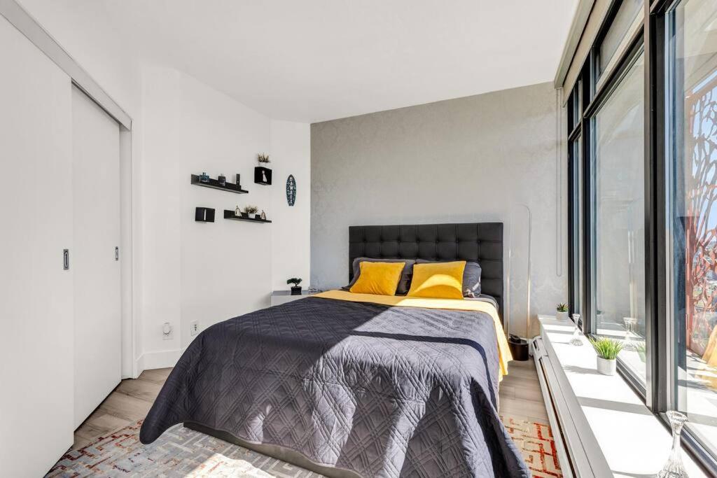 Central Luxury Apartment with Best City Views!
