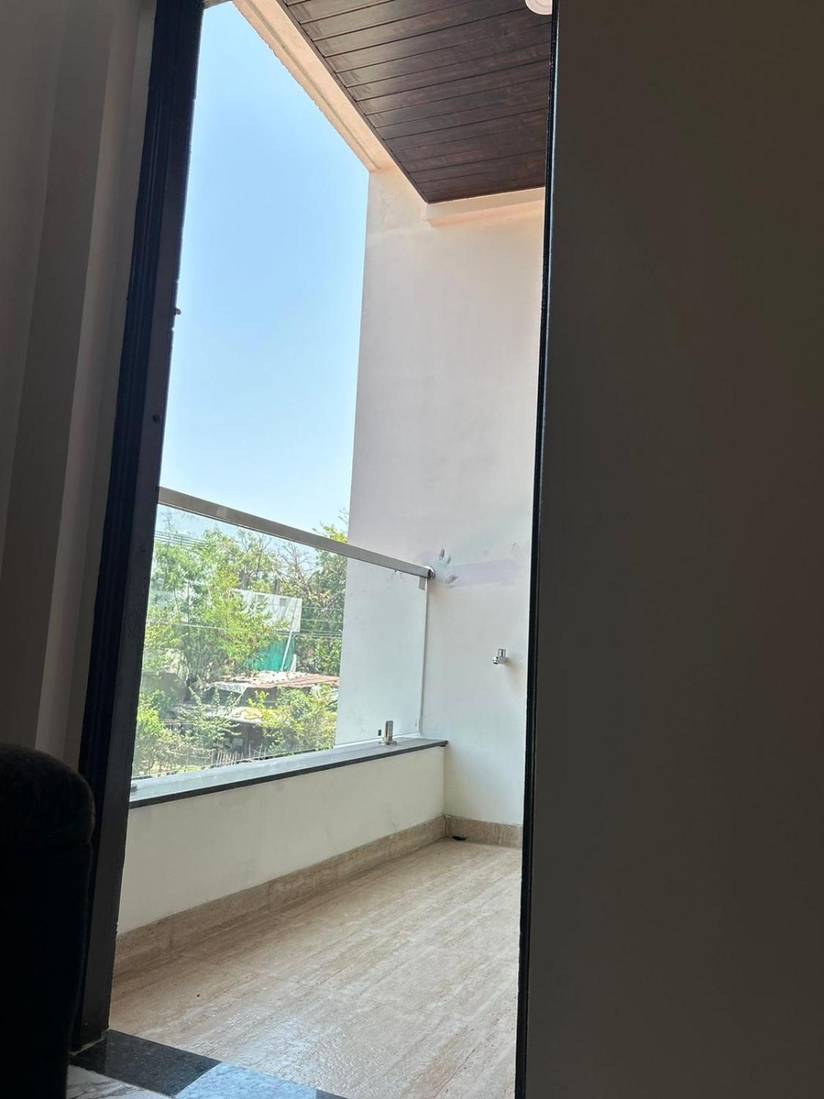 Self Check In 7BHK Home spacious for 30 people view 4
