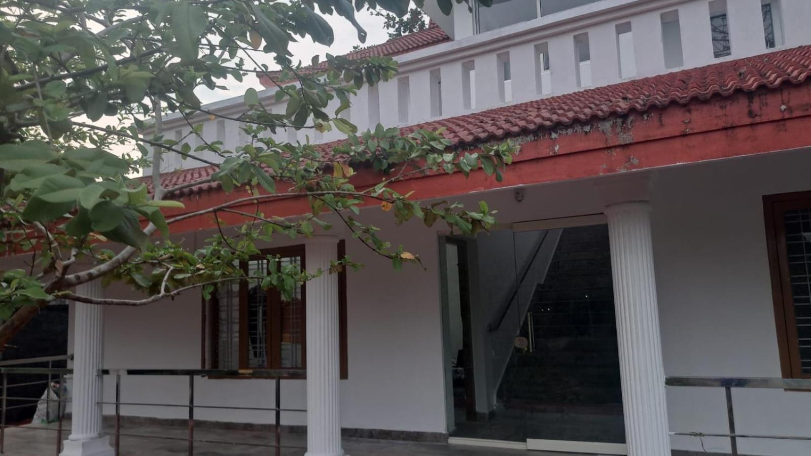 Aruvikuzhy Waterfalls Villa view 2