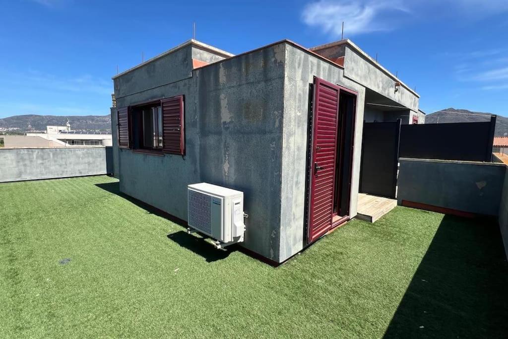 Bonito dúplex con vista mar y aparcamiento AV-02